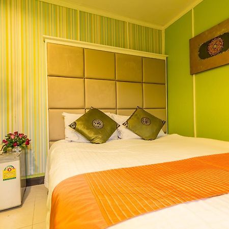 Sam'S Lodge Бангкок Экстерьер фото