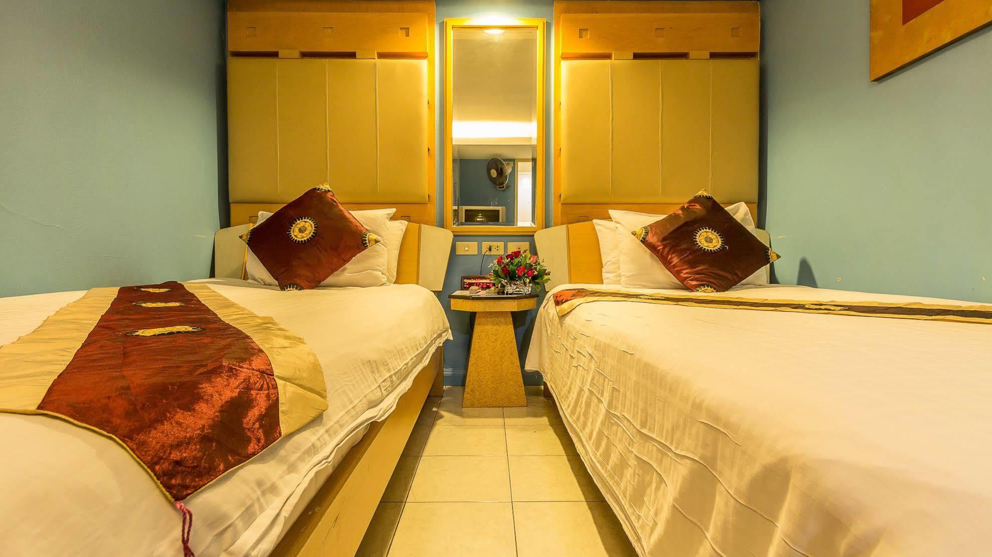 Sam'S Lodge Бангкок Экстерьер фото