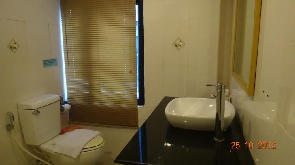 Sam'S Lodge Бангкок Экстерьер фото
